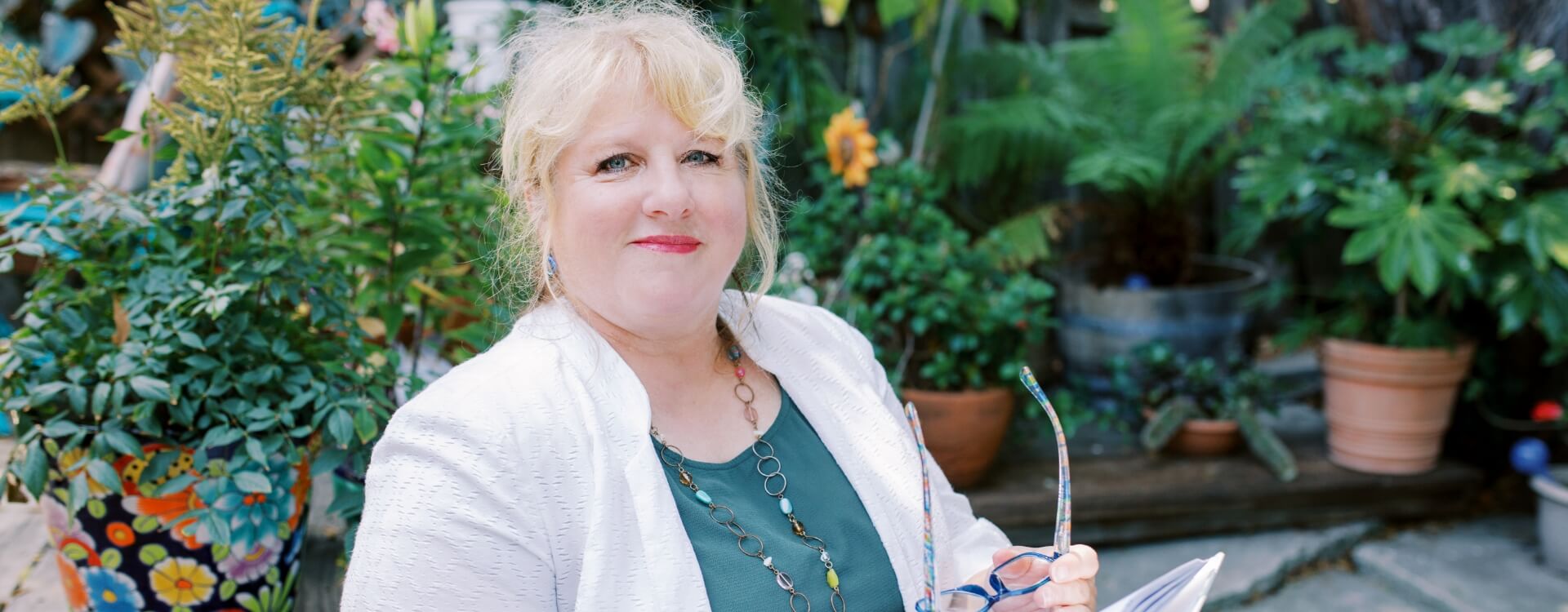 Healing_Trauma_Robyn_Walser_Testimonials_Hero Healing_Trauma_Robyn_Walser_Testimonials_Hero